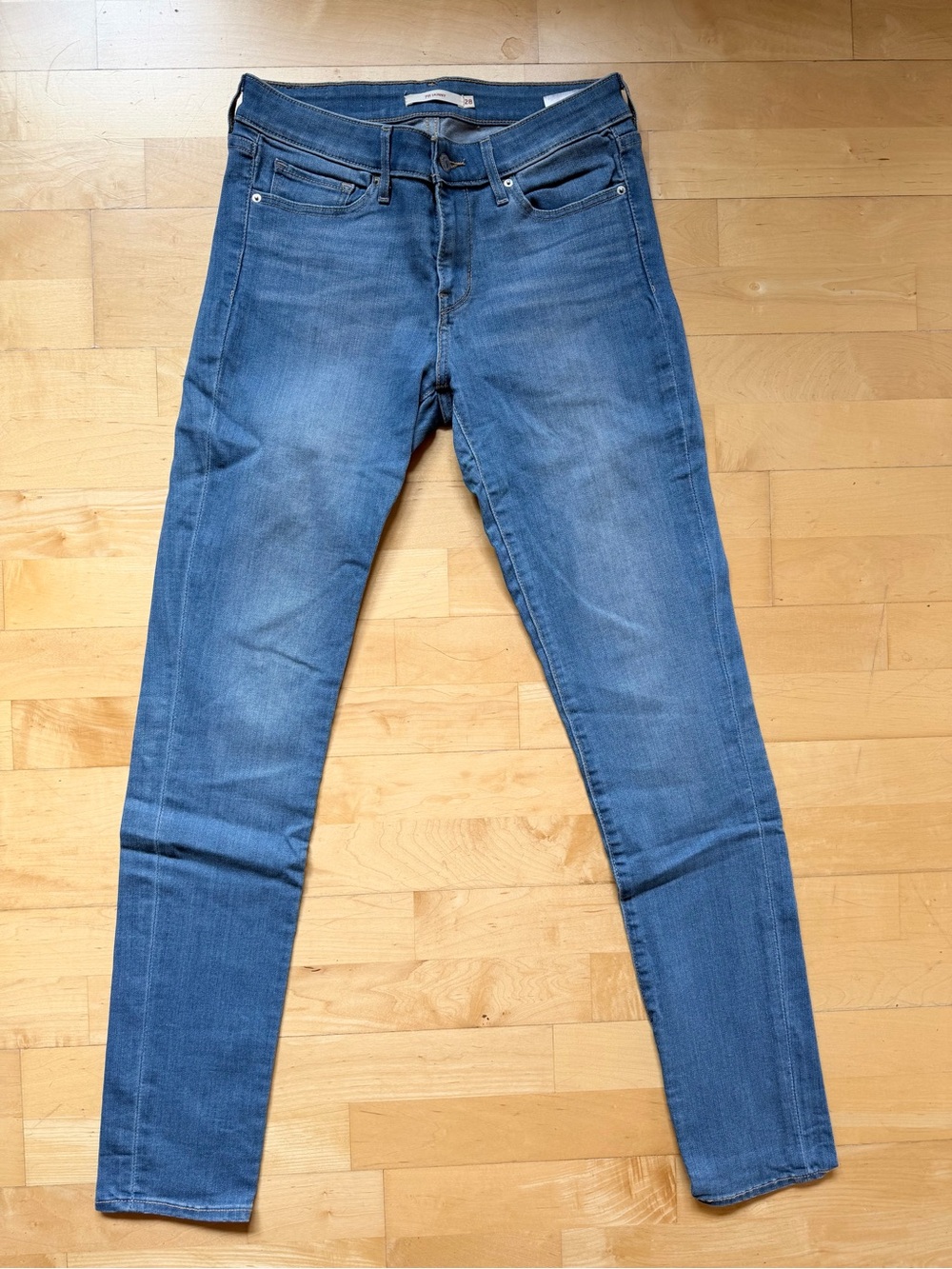 Like new Levi’s 711 skinny denim jeans